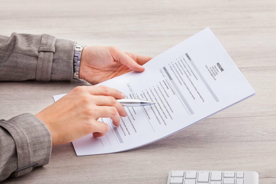 14 Professional Resume Tips to Land Your Next Job Interview