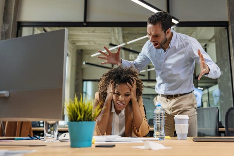 how to tackle your boss when he is threatened by you