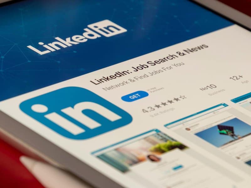 LinkedIn ATS: What is The Applicant Tracking System & How to Optimize Your LinkedIn For It cover