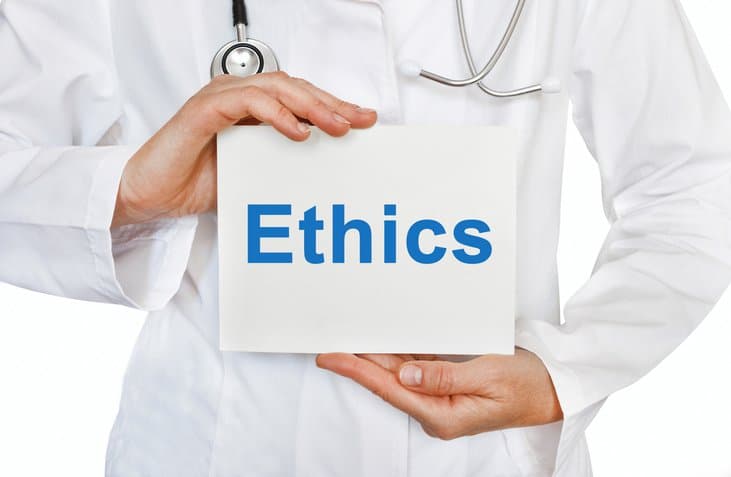Ética y etiquetas en la carrera profesional de atención médica